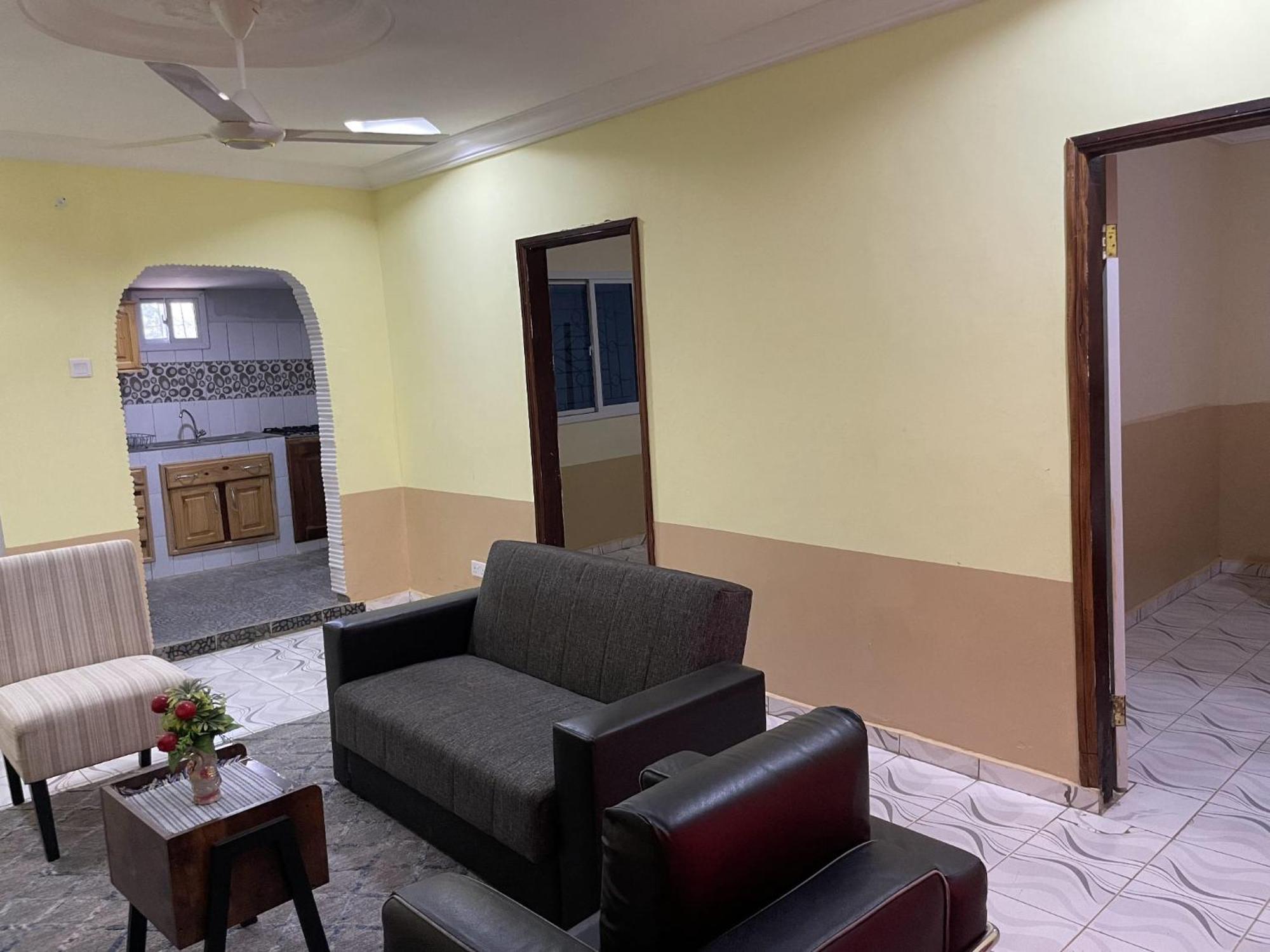 Faith And Grace Guest House Lamin ภายนอก รูปภาพ