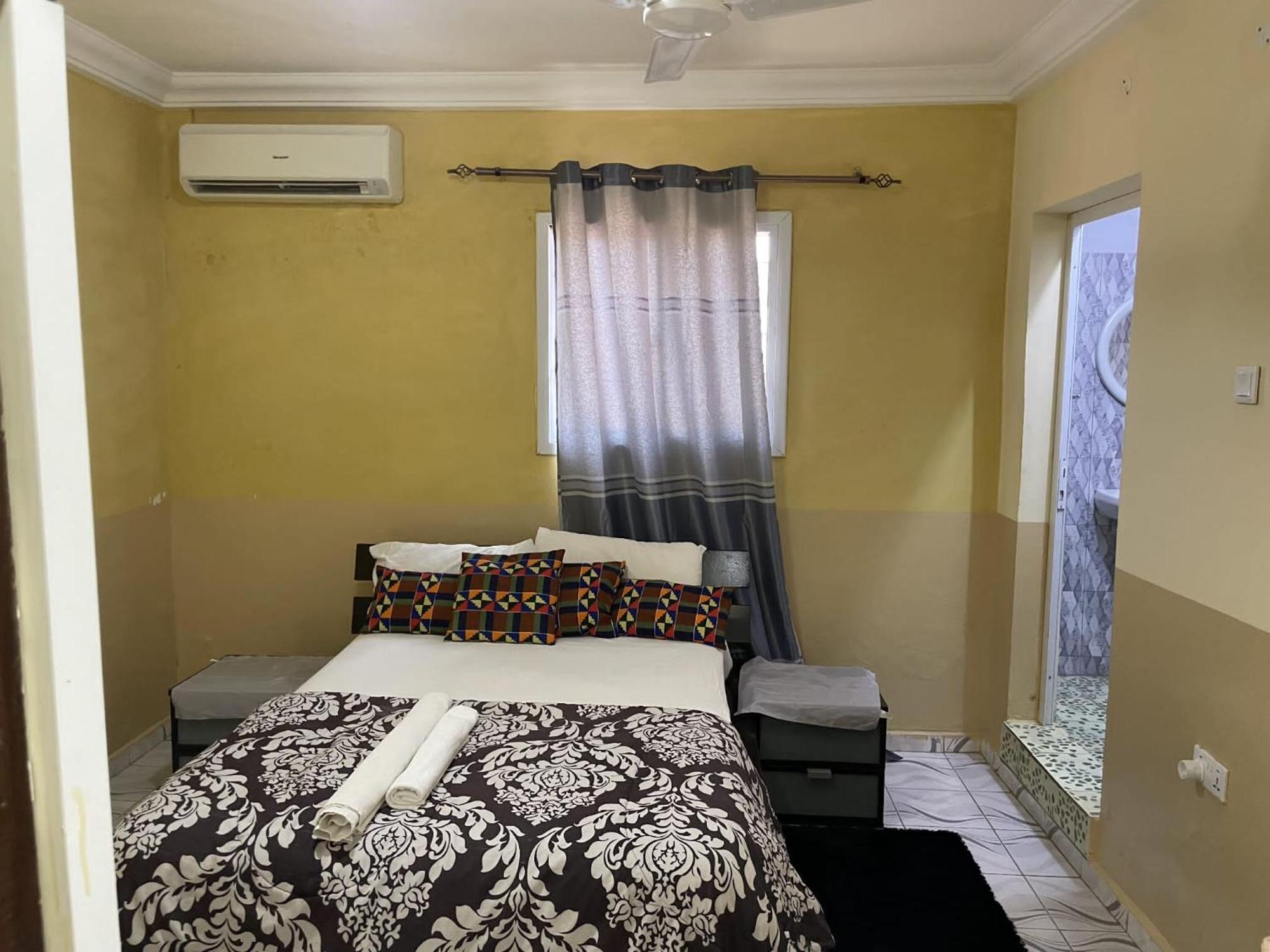 Faith And Grace Guest House Lamin ภายนอก รูปภาพ