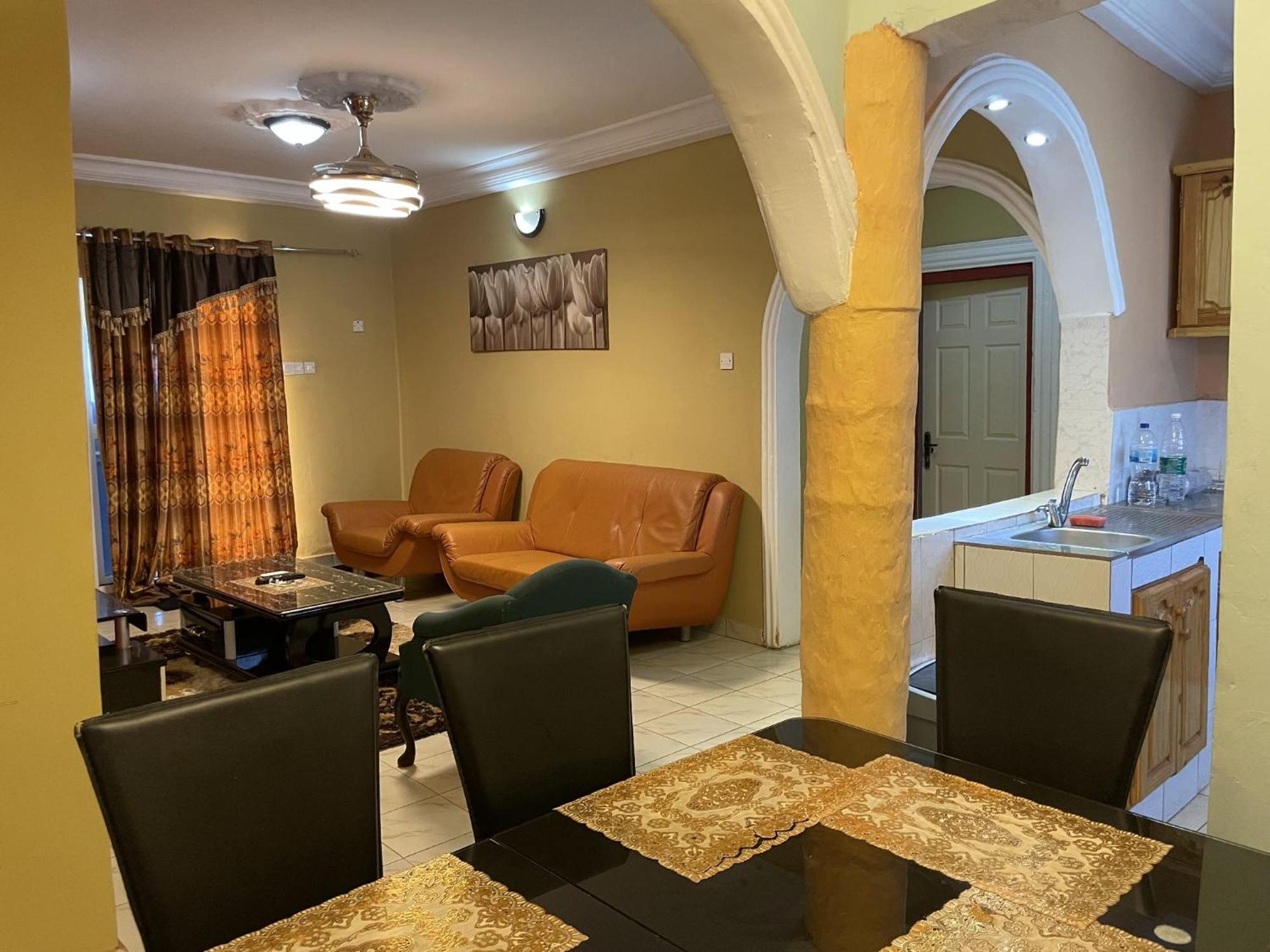Faith And Grace Guest House Lamin ภายนอก รูปภาพ
